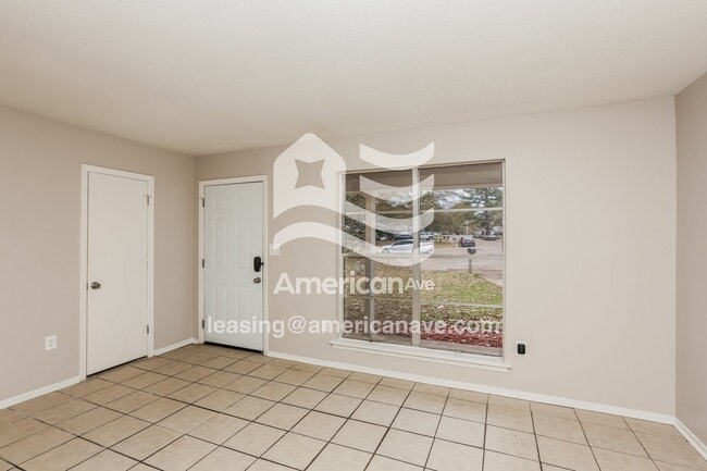 Photo - 187 E Woodcrest Dr