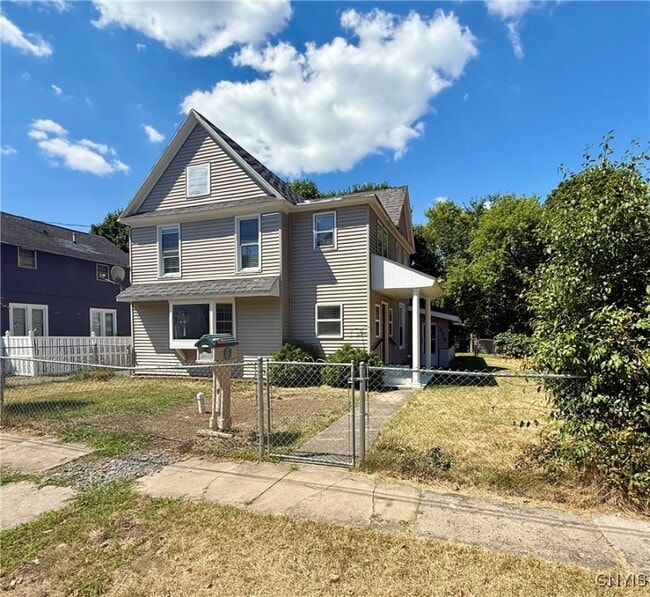 Photo - 379 Pawling St House