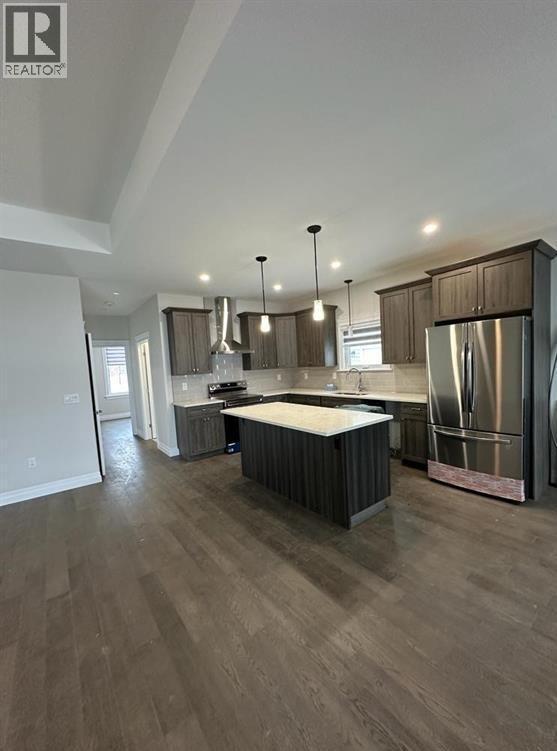 Photo - 70 Victoria Ave