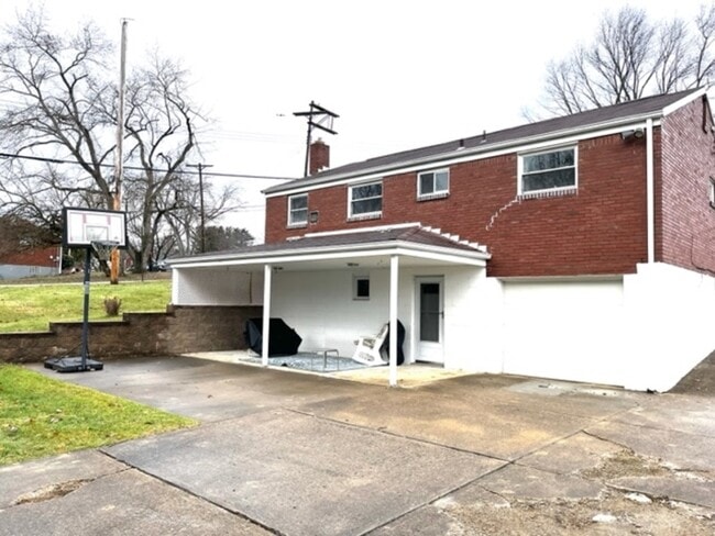 Photo - 307 Olympic Rd