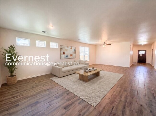 Photo - 2231 Hornbeam St