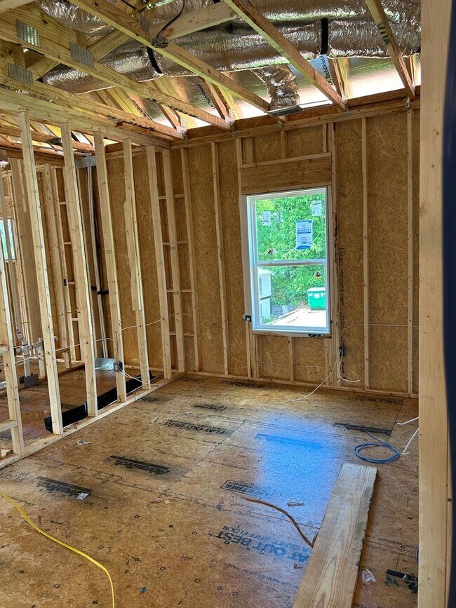 Photo - Beautiful 4 Bed / 3 Bath Home in Chicopee-Dudley –260 Griffeth Street - Athens, GA