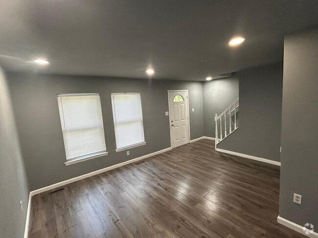 Building Photo - 114 S Rock Glen Rd Rental