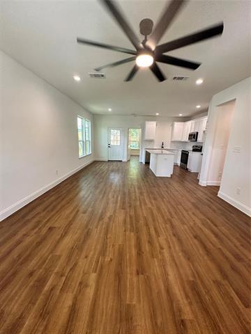 Photo - 2216 Langford St