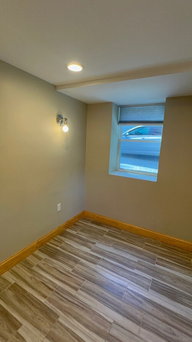 Photo - 152 Winchester St Unit 1