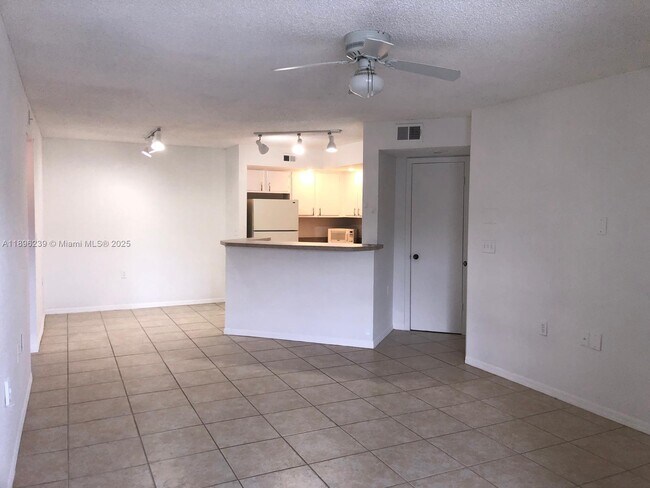 Photo - 1401 Village Blvd Unidad 913