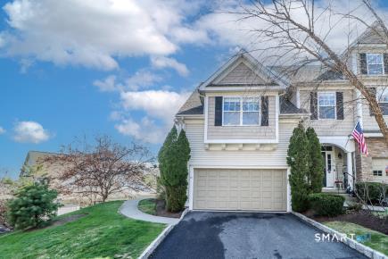 Photo - 26 Woodcrest Ln