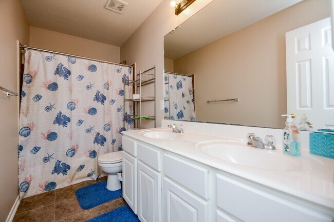Photo - 9947 Valance Way