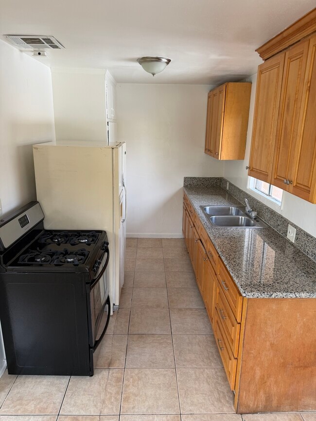 Photo - 15231 Acre St Unit D