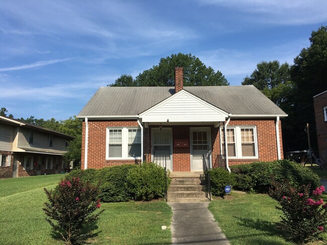 1 Bedroom 1 Bath Duplex Newly renovated - 1 Bedroom 1 Bath Duplex Newly renovated Casa