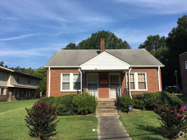 Building Photo - 1 Bedroom 1 Bath Duplex Newly renovated Rental