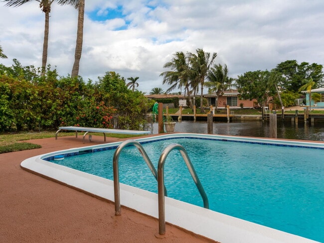 Photo - 4930 NE 27th Ave