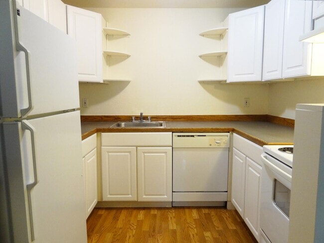 Photo - 3 bdrm, 1 bath, attached garage, $1795 Rent