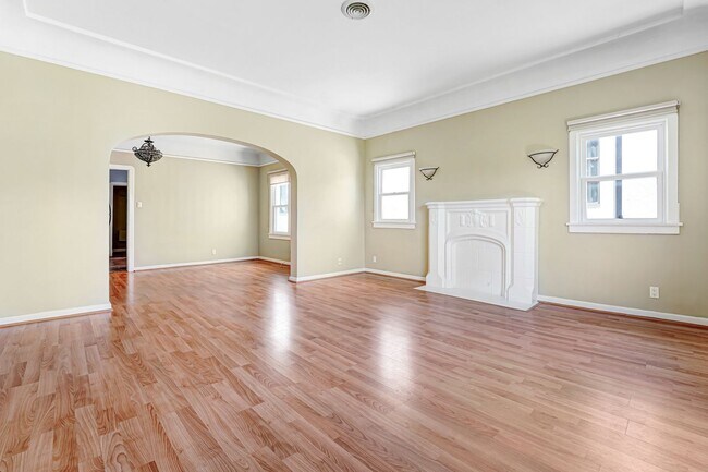 Photo - 325 N Stanley Ave Unit 327 1/2