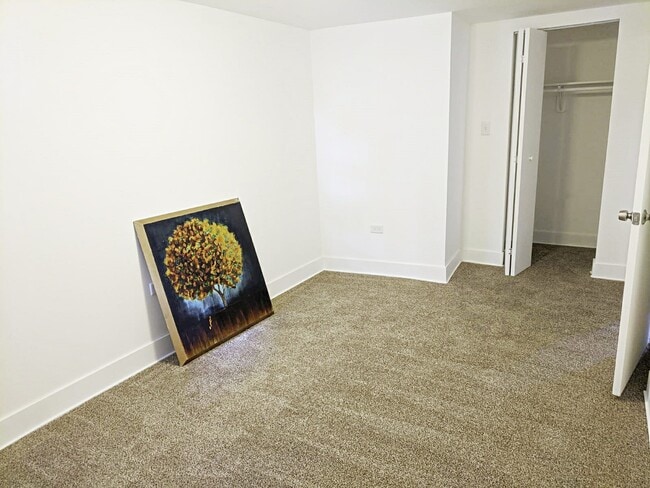 518 N Troy St Unit Garden