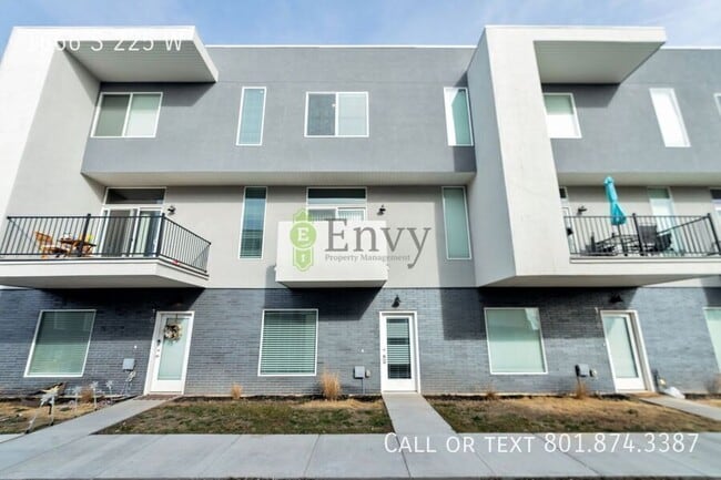 Building Photo - 1666 S 225 E