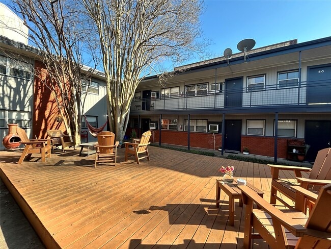 Building Photo - 4207 Mt Vernon St Unit 14