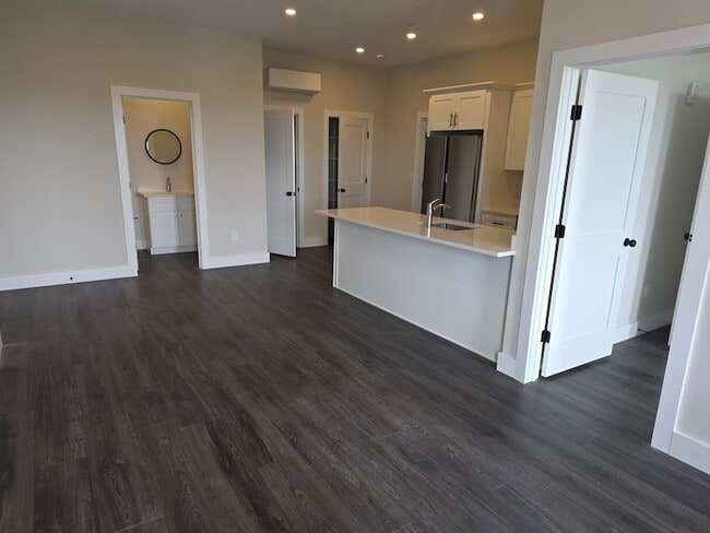 64 Tolman St Unit 7
