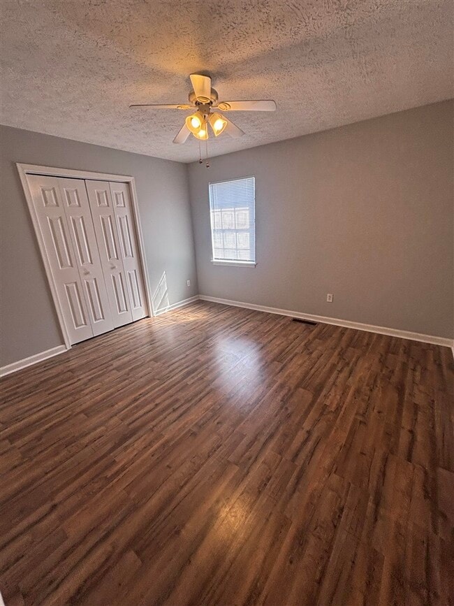 Photo - 1744 Cave Mill Rd