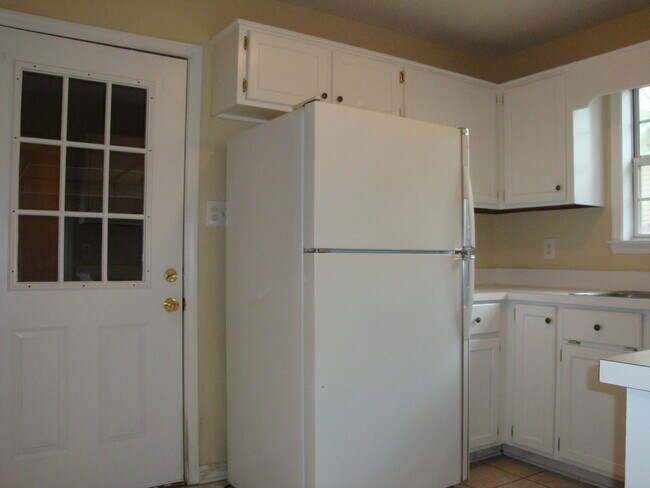 Photo - Modern Comfort and Convenience in Georgia's Lakeland - Your Perfect Rental Home Awaits!