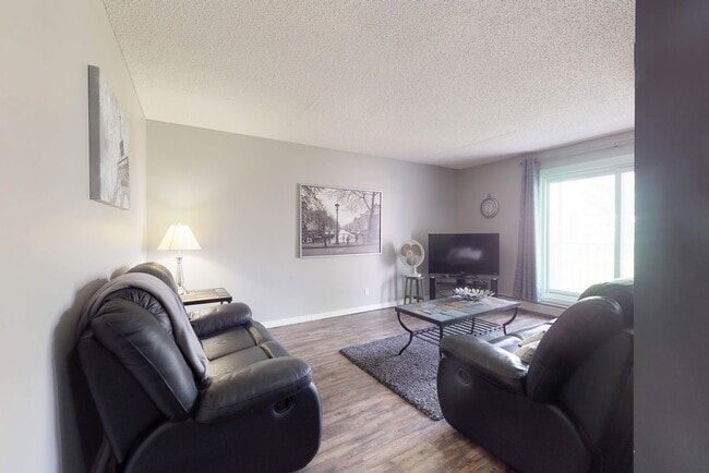 Photo - 11245-11245-31 31 Ave NW