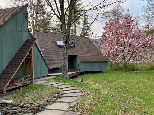 Photo - 2068 Glasco Tpke House