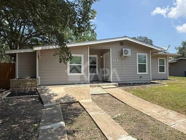 Photo - 515 Blakeley Dr