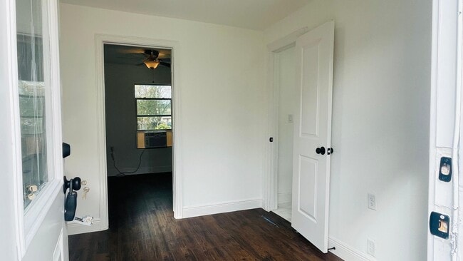 Photo - 413 N LIVE OAK St