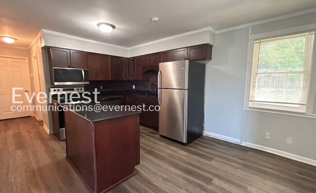 Photo - 404 Dabney Dr