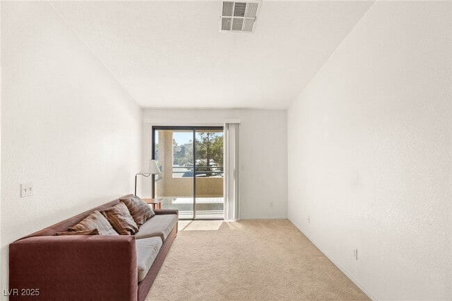 Building Photo - 5211 S Lindell Rd Unit 203