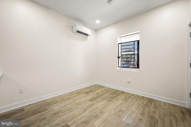 Photo - 441 S 61st St
