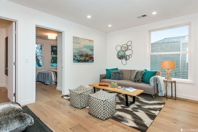 Building Photo - 33 Cortland Ave