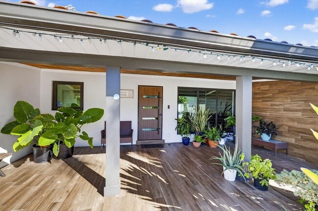 Photo - 2601 NE 8th Ct