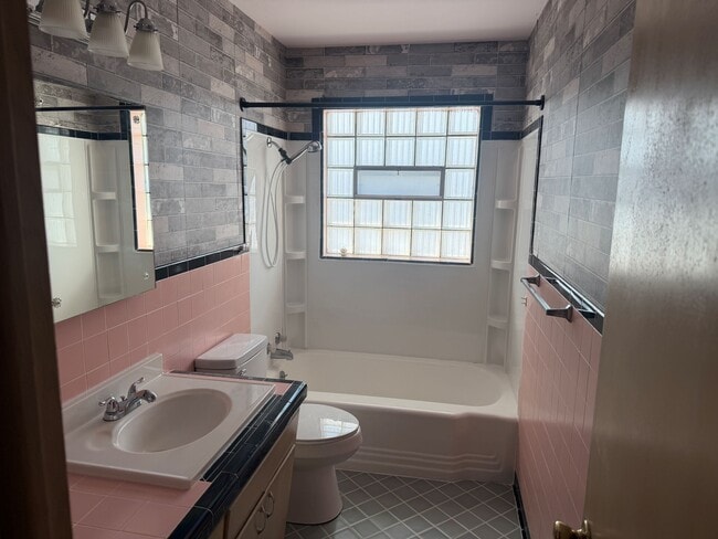 Photo - 901 S Clifton Ave