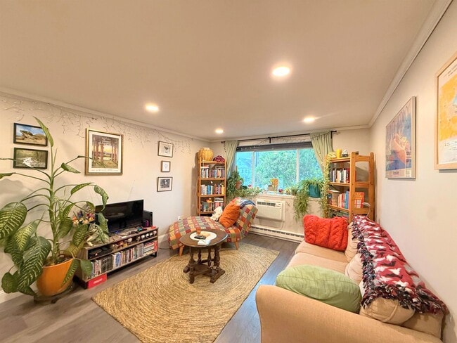 Photo - 326 Broadway Unit 19