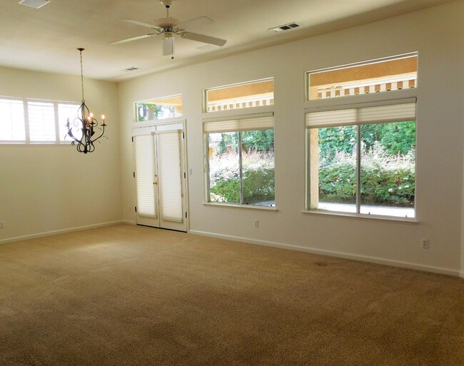 Photo - 5215 Vía Amore