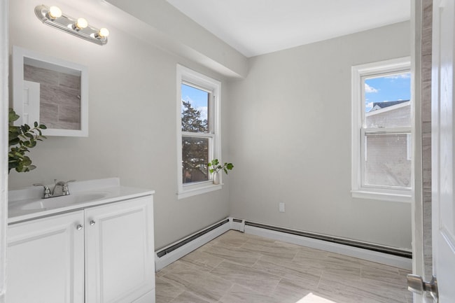 Photo - 415 Wood St