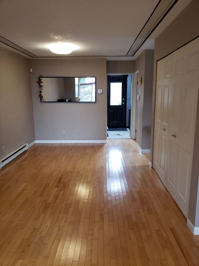 Photo - 845 68th Av W