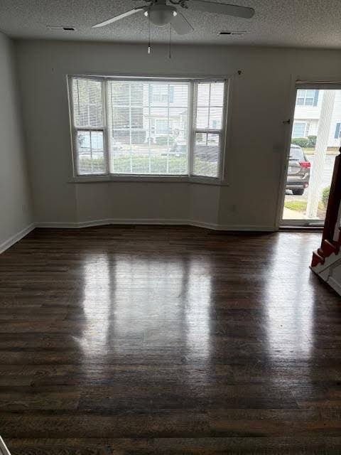 Photo - "Charming 2-Bed Townhouse Retreat in Winte... Unit RR8