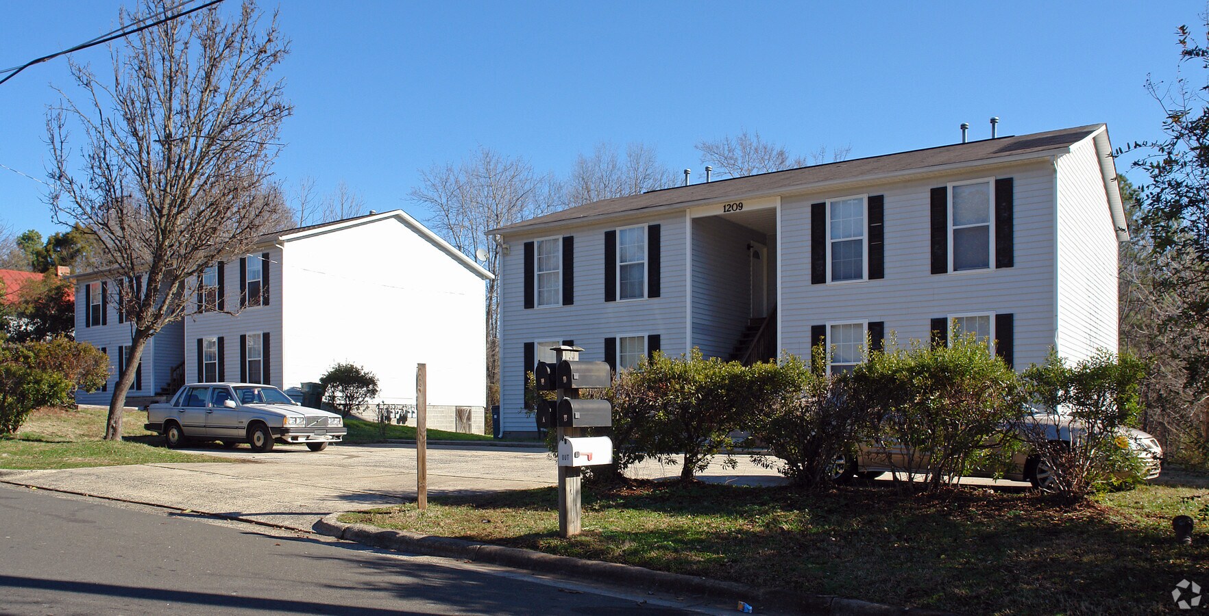 Lyon Park Apartments - Lyon Park Apartments