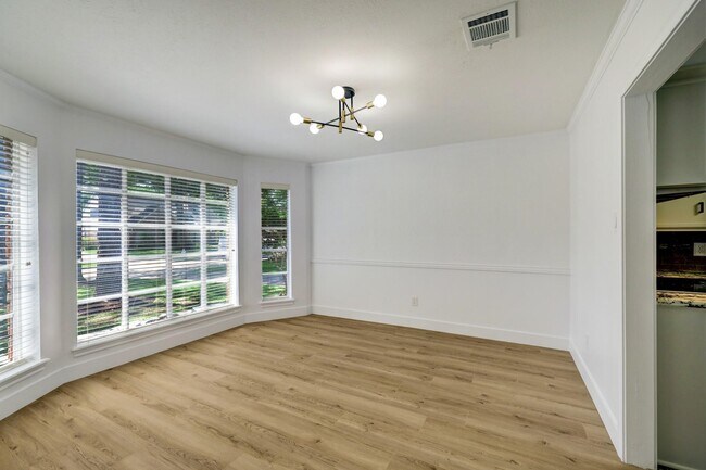 Photo - 5714 Spanish Oak Dr