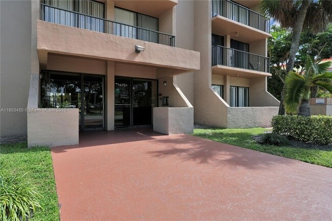 Photo - 16751 NE 9th Ave Unidad 512