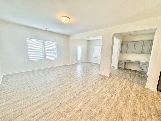 Photo - 3 Bedroom paired home with loft and 2 car garage minutes from shopping, I-40 and I-77 _SPRING SP...