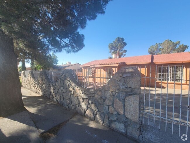 Building Photo - Ready to View!! Rental