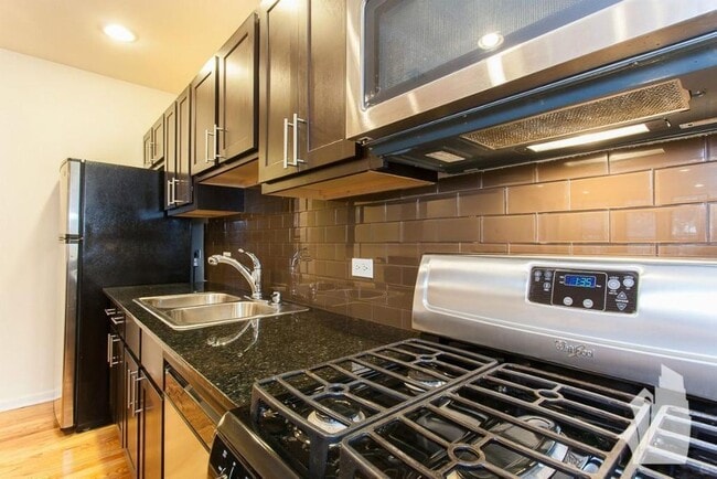 Photo - 4242 N Sheridan Rd