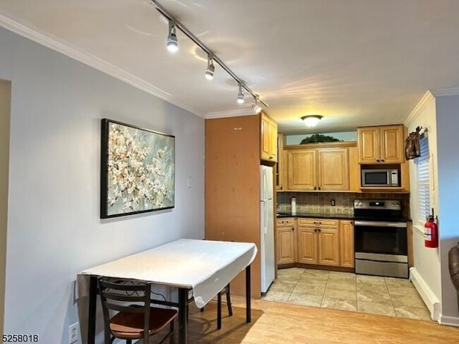 Photo - 197 N Beverwyck Rd Unit 3