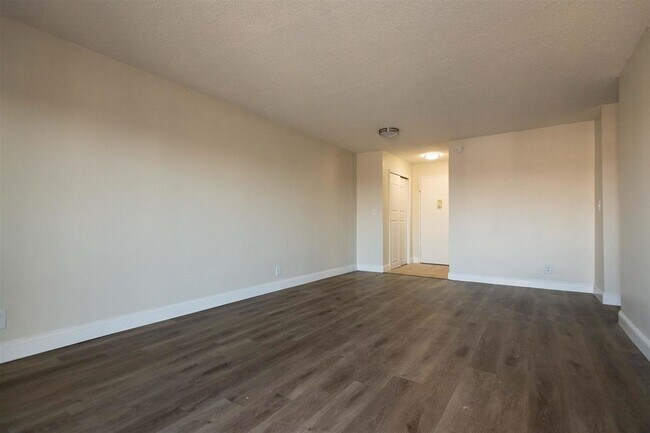 Photo - 5701 BOULEVARD