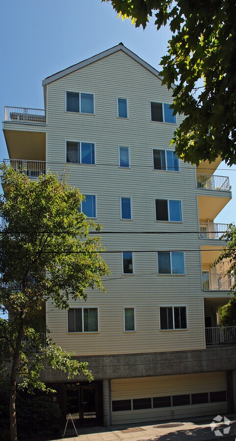 Photo - Broadway Park Apartments