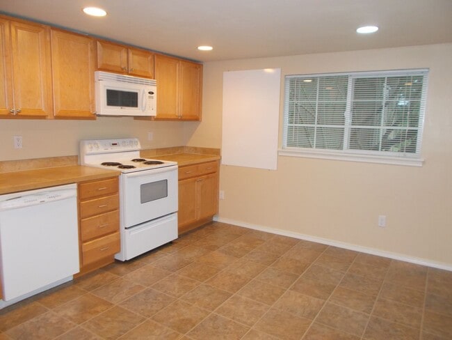 Photo - Charming Kenmore Cottage Three Blocks from Lake Washington