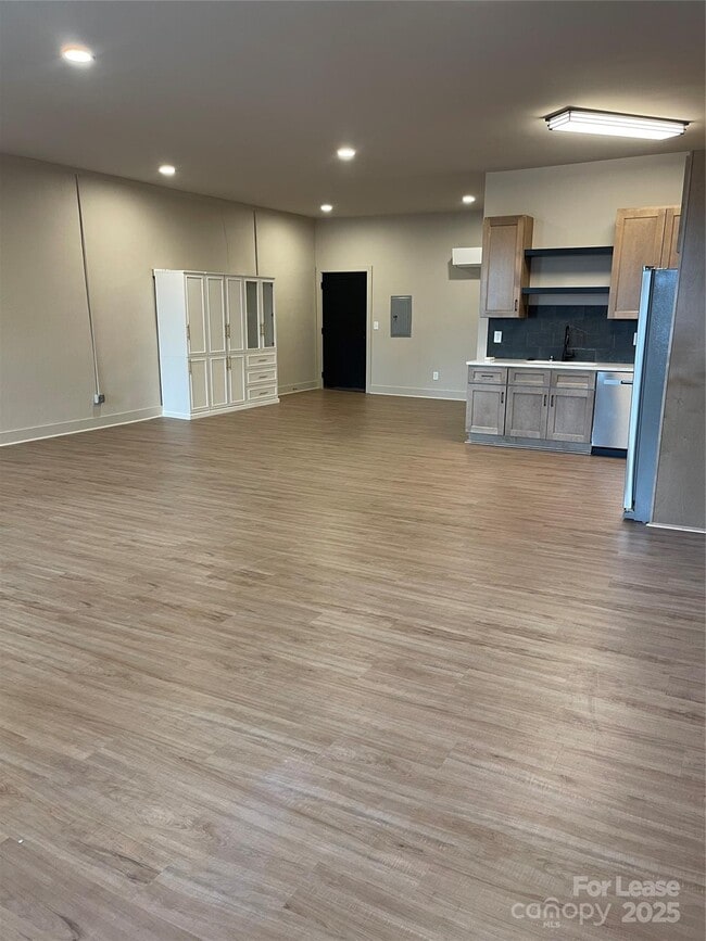 Photo - 233 W Main St Unit B